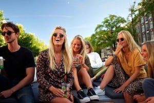 Amsterdam: Private Cruise with Drinks & Optional Snacks