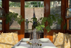 Ámsterdam: crucero privado con cena, guía y vino