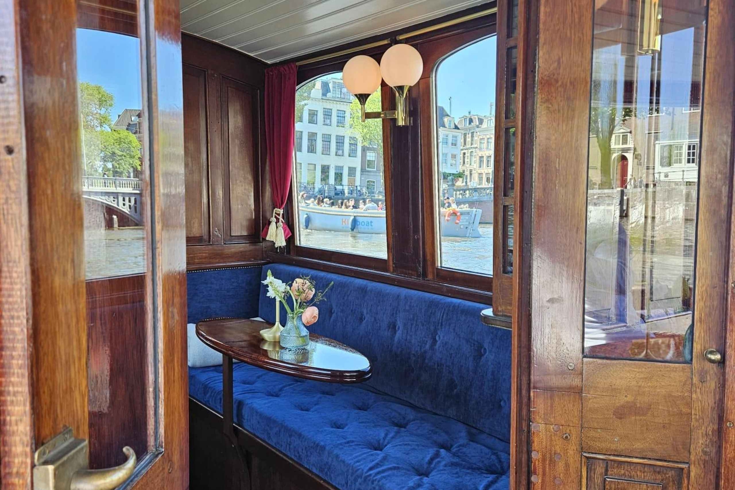 Amsterdam: Private Luxury Champagne Canal Cruise