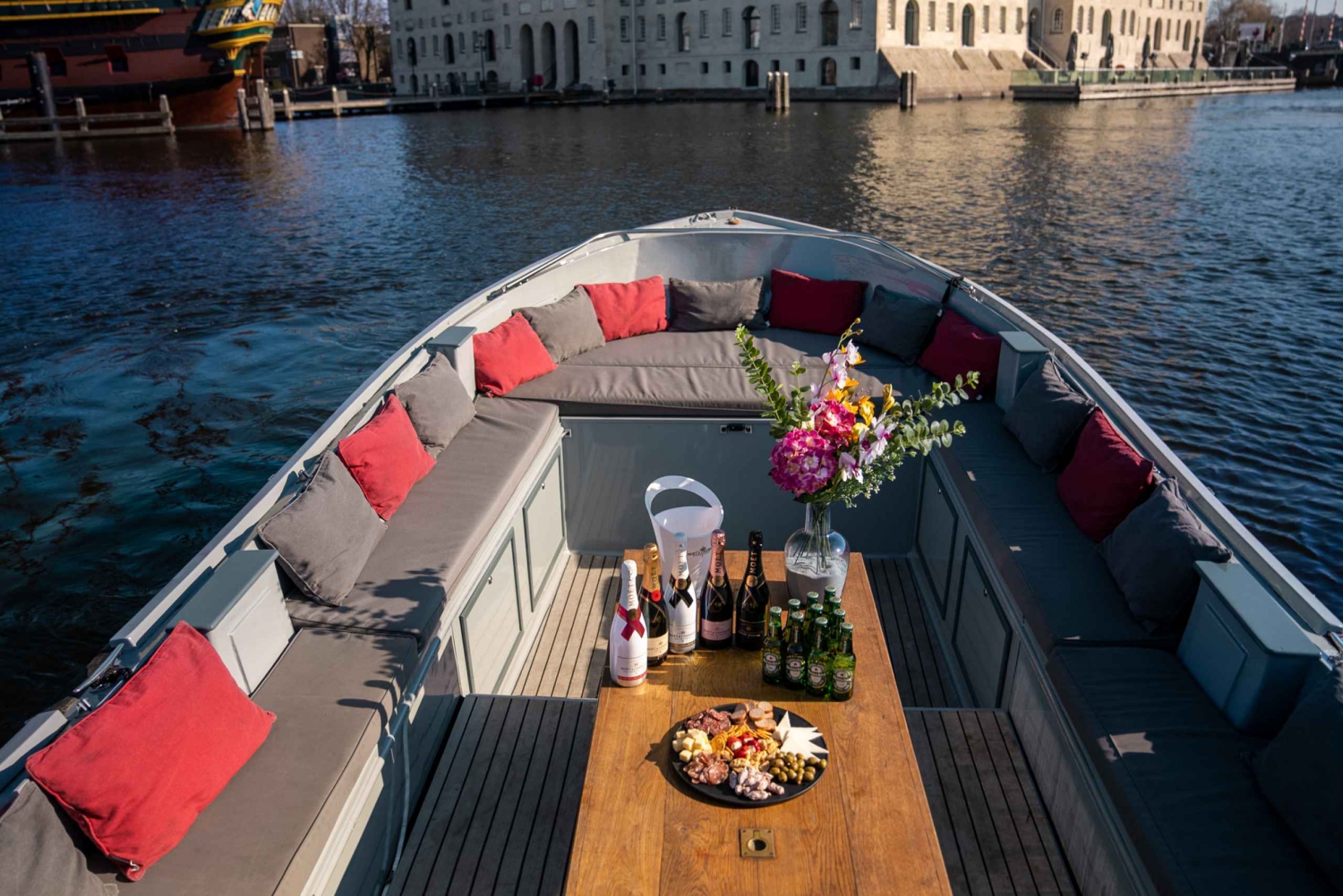 Amsterdam: Private Early-Bird Luxury Canal Cruise