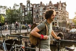 Amsterdam: Private Night Tour of Speakeasies and Bars