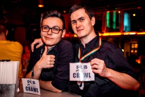 Amsterdam: Pub Crawl privato con ingresso al club VIP e shottini