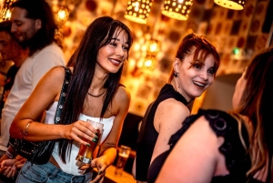 Amsterdam: Pub Crawl privato con ingresso al club VIP e shottini