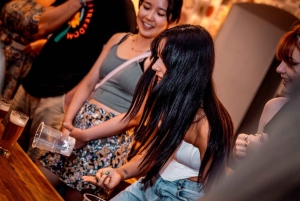 Amsterdam: Pub Crawl privato con ingresso al club VIP e shottini