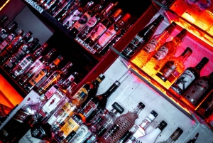 Amsterdam: Pub Crawl privato con ingresso al club VIP e shottini