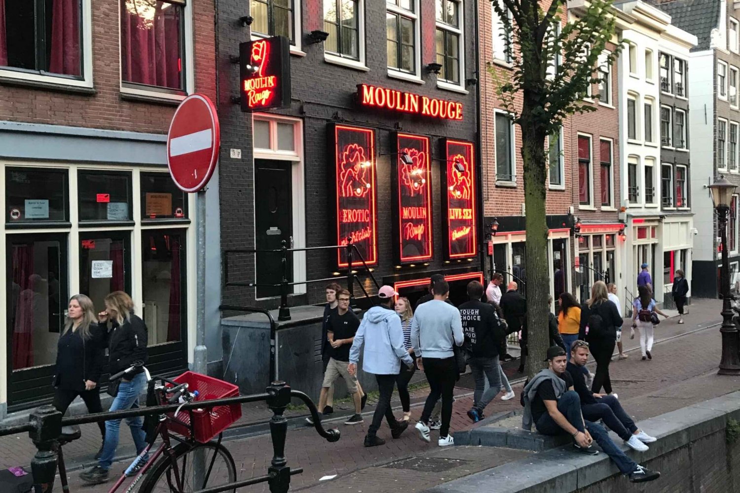 Amsterdam: Private Red Light District and Food Tour in Amsterdam