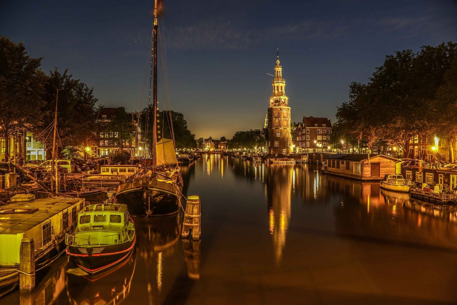 Amsterdam: Private Romantic Canal Cruise at Night