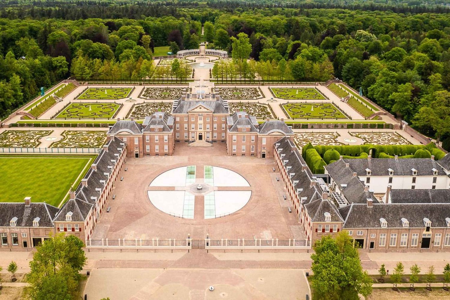 Amsterdam: Private Tour of Kröller-Museum Het Loo Muiderslot