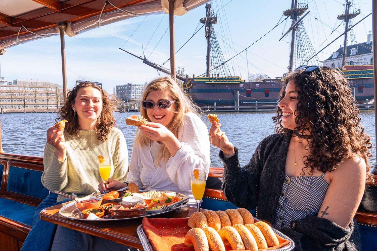 Amsterdam: Privé VIP-cruise SAIL-festival all-inclusive