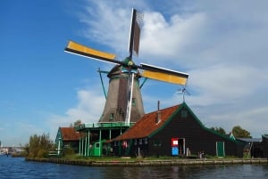 Amsterdam: Private Zaanse Schans Windmills and Volendam Trip