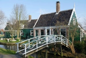 Amsterdam: Private Zaanse Schans Windmills and Volendam Trip