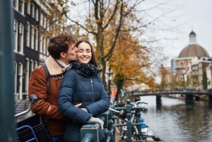 Amsterdam: Professional Photoshoot at the Amsterdam Canals