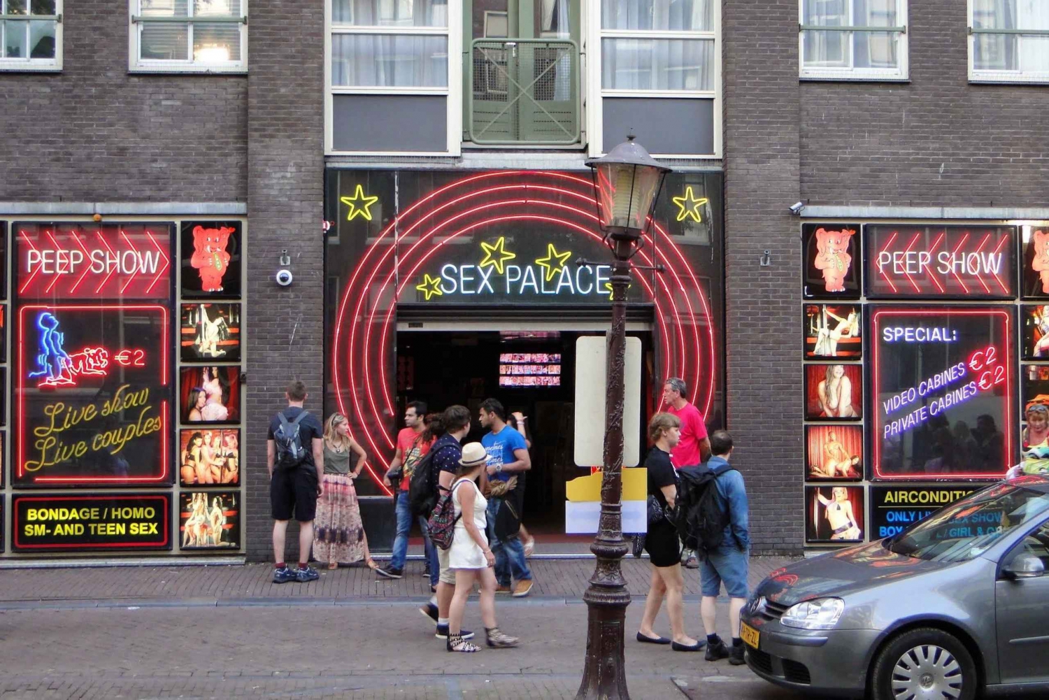 Amsterdam: Red Light District and Local Pub Tour