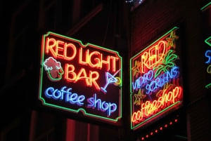 Amsterdam: Red Light District Exclusive Night Tour