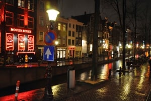 Amsterdam: Red Light District Exclusive Night Tour