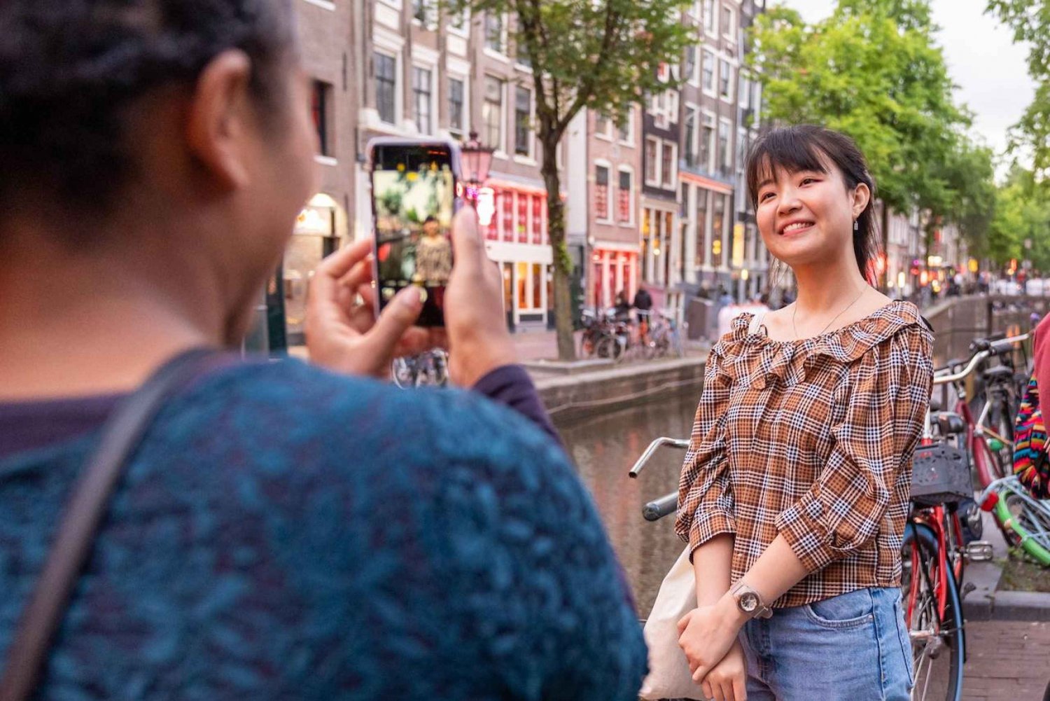 Amsterdam : Visite du quartier rouge en allemand ou en anglais in Amsterdam