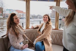 Amsterdam: Romantic Canal Cruise Boat with Bubbles & Bites