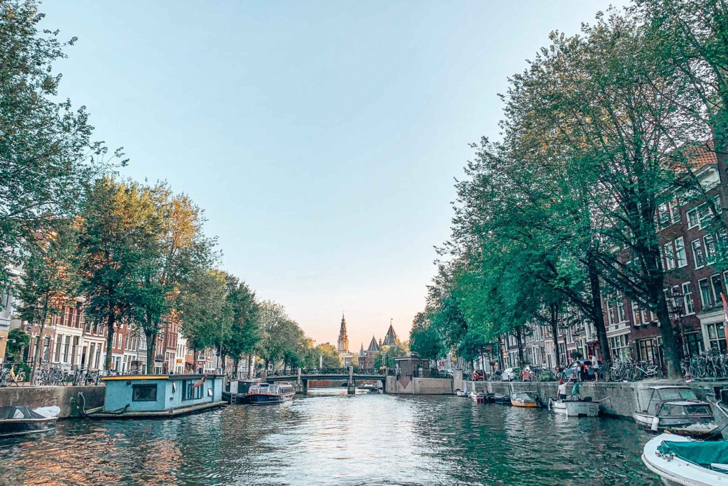 Amsterdam: Romantic Canal Tour with Bubbly