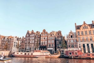 Amsterdam: Private Daytime Canal Cruise with Prosecco