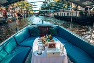 Amsterdam: Private Daytime Canal Cruise with Prosecco