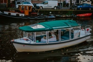 Amsterdam: Private Daytime Canal Cruise with Prosecco