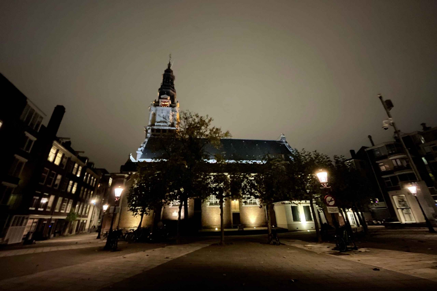 Amsterdam’s Ghostly Experiences Group Tour