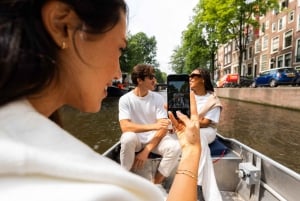 Ámsterdam: navega por tu cuenta con un alquiler de barco de 2 horas.