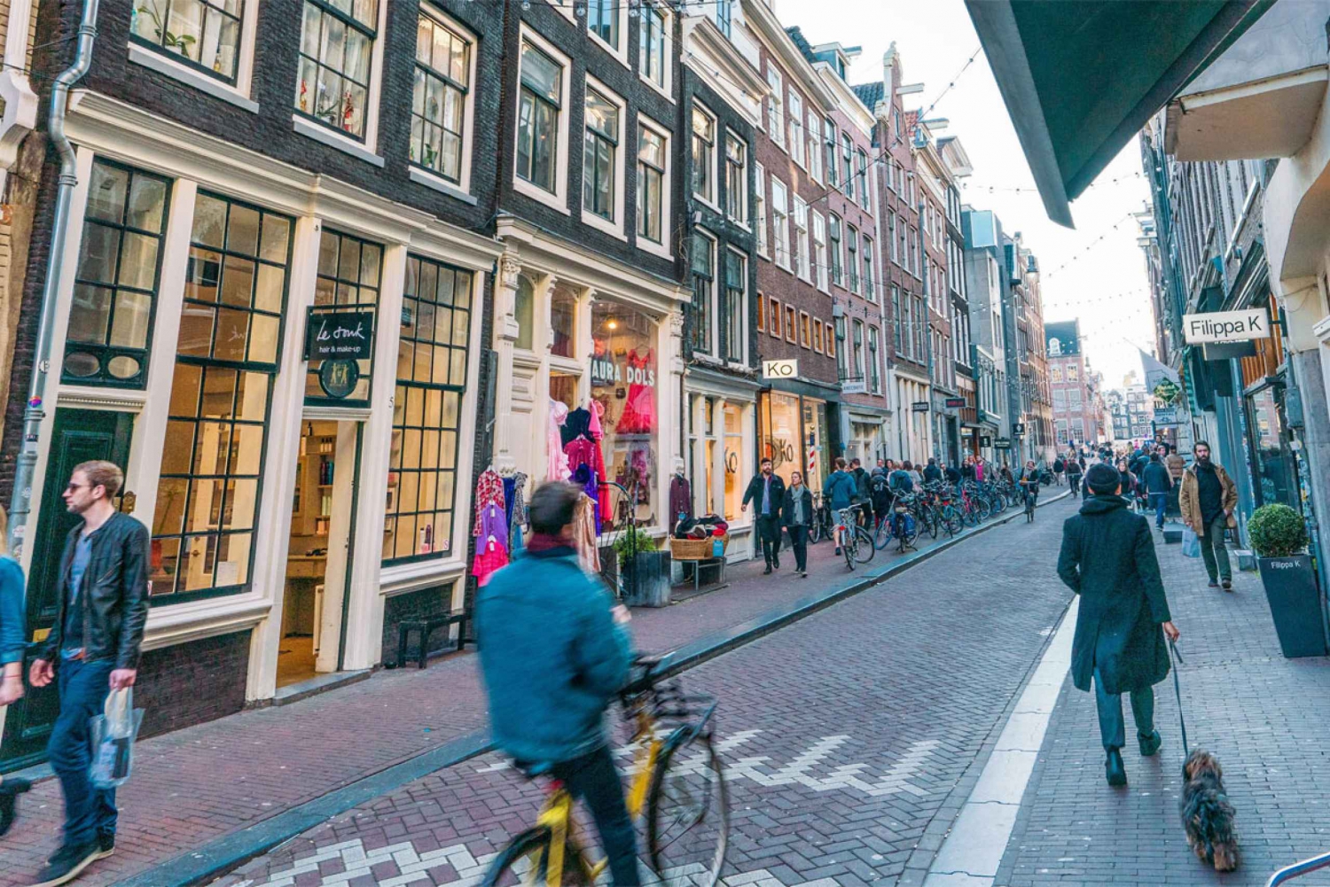 Amsterdam: Self-Guided Culinary Scavenger Hunt