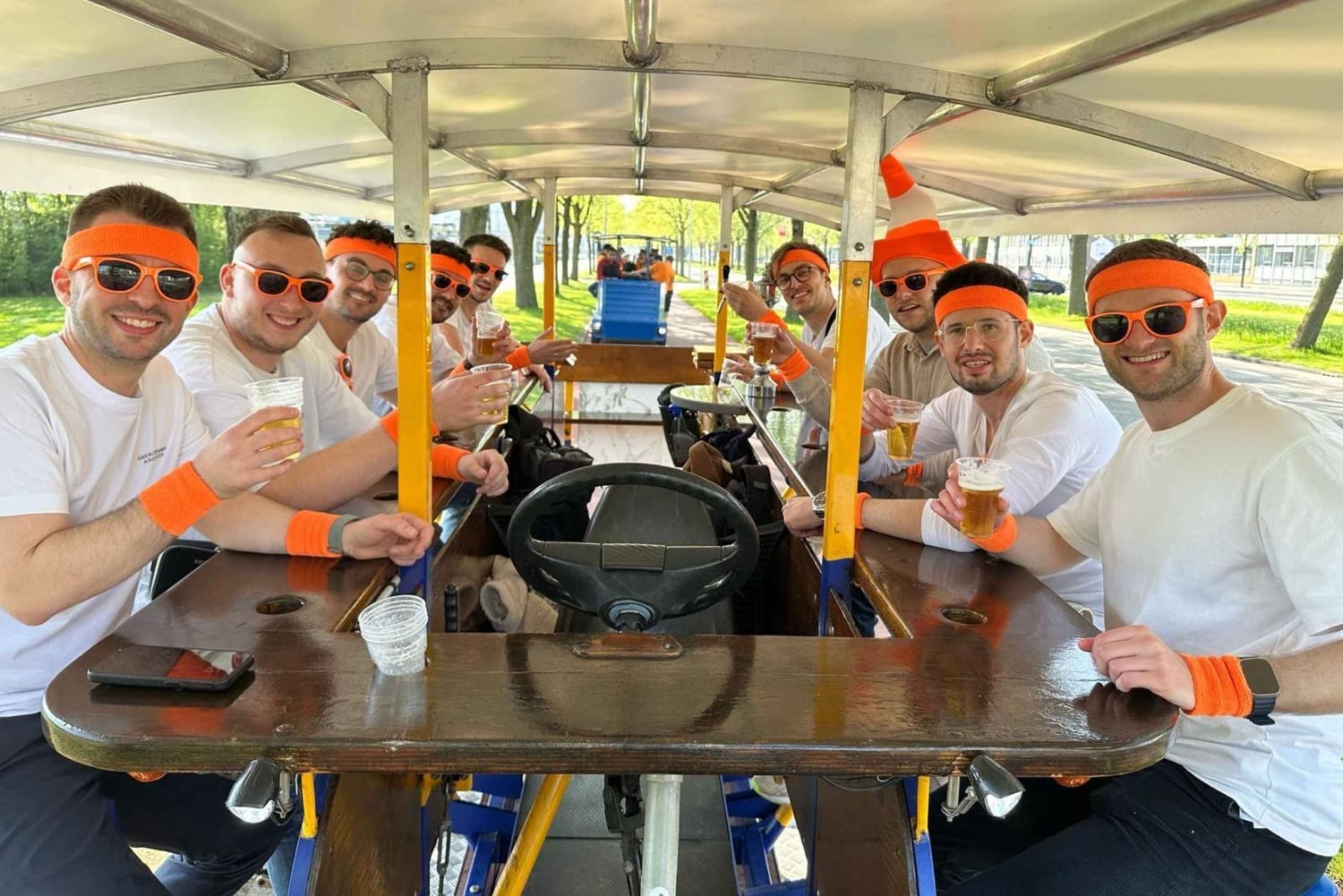 Amsterdam : visite à vélo festif partagé avec bière