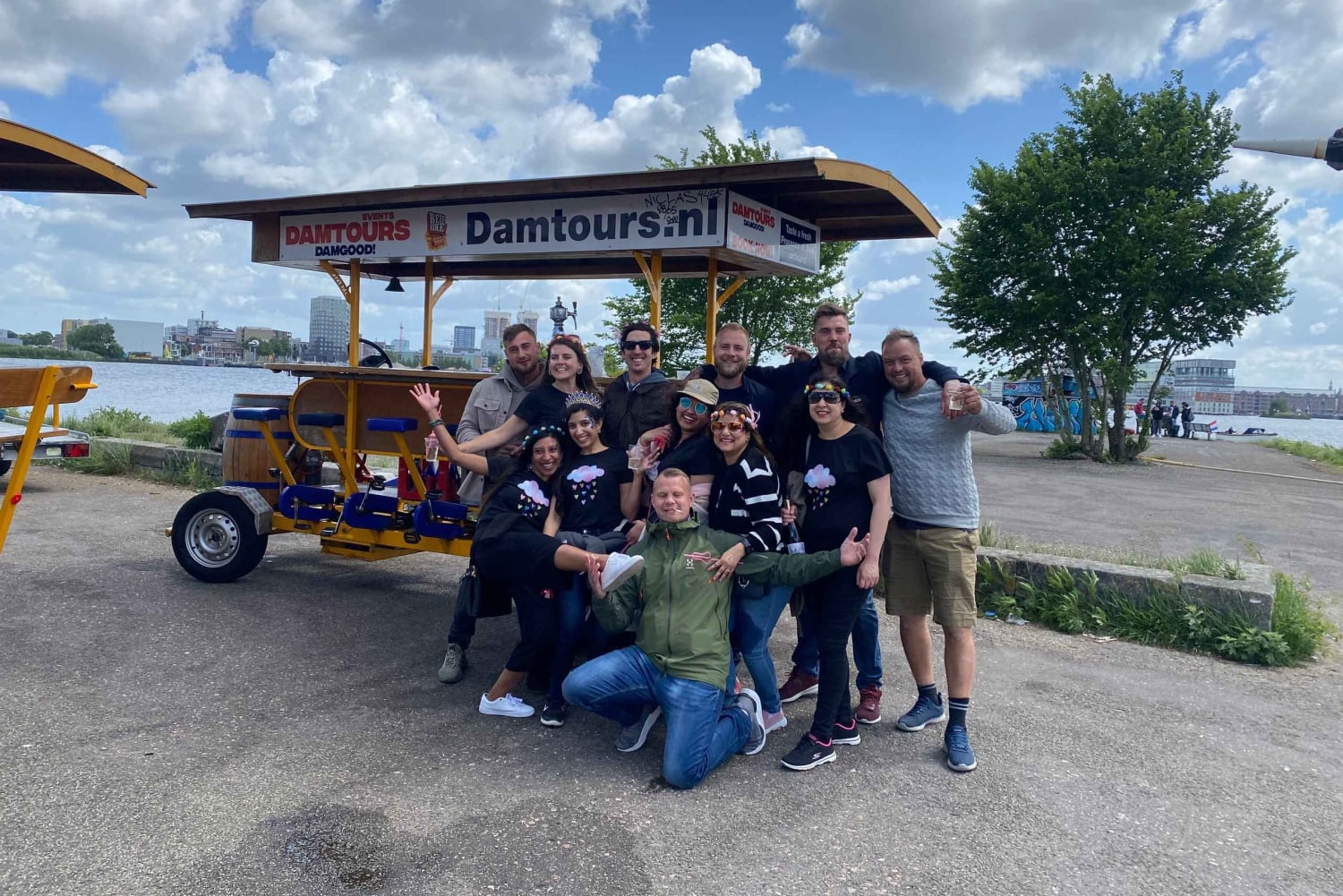 Amsterdam : visite à vélo festif partagé avec bière