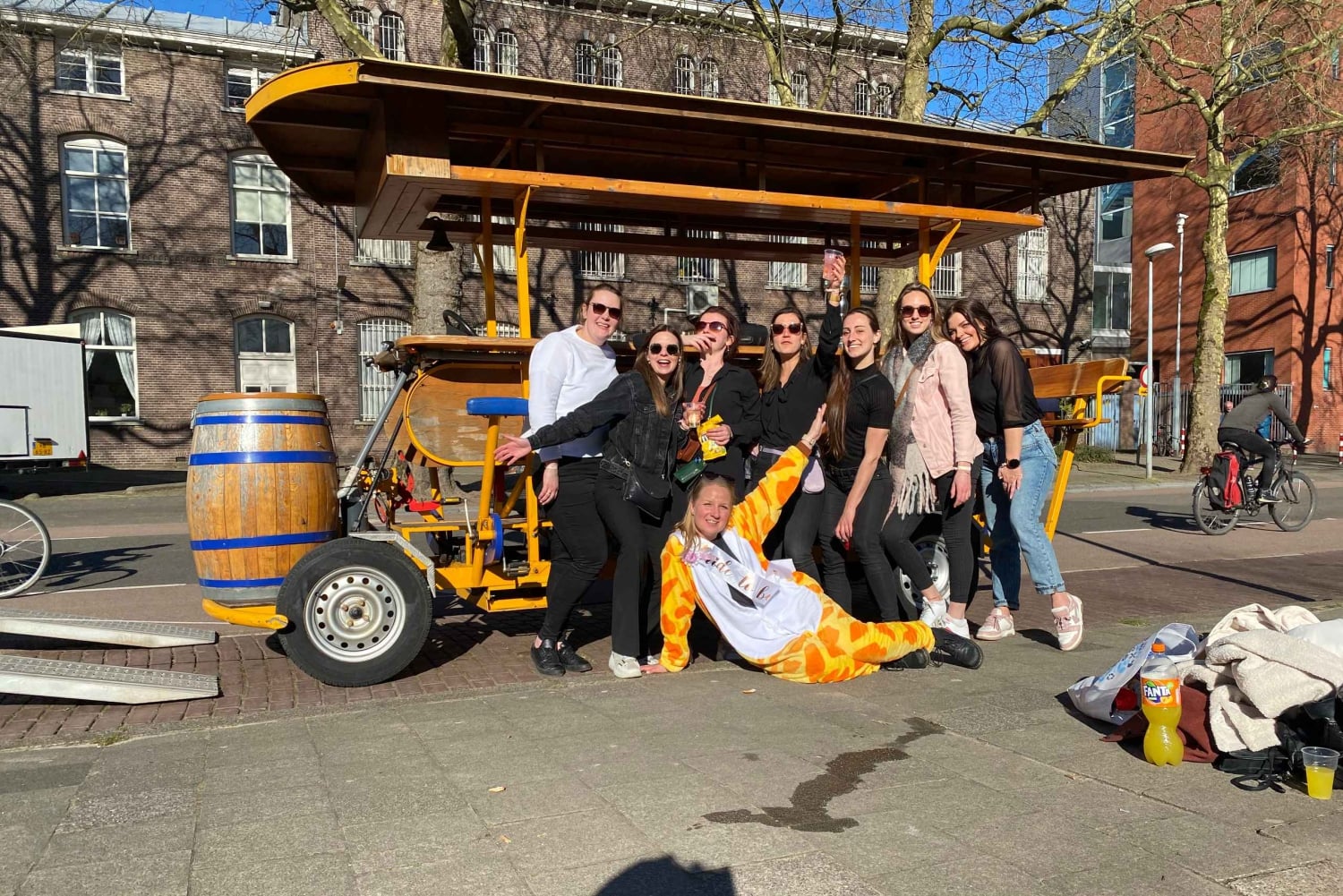 Amsterdam : visite à vélo festif partagé avec bière