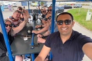 Amsterdam : visite à vélo festif partagé avec bière