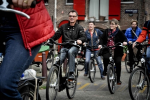 Amsterdam: Guided City Bike Tour in French