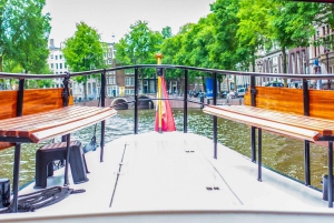 Amsterdam: Paseo en barco por el canal para grupos pequeños, bebidas y aperitivos incluidos
