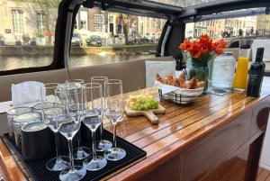 Amsterdam Small-Group Winter Cruise Including Snacks/Drinks