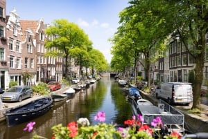 Jordaan area: Boutique Dutch Food Tour with up to 8 guests