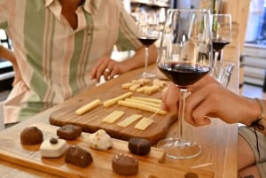 Amsterdam: 10 Tastings Guided Food Tour by UNESCO Canals