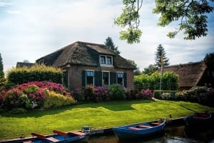 From Amsterdam: Zaanse Schans and Giethoorn Countryside Trip