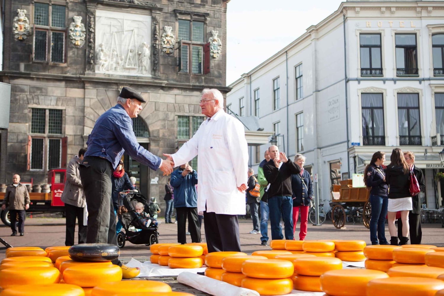 Амстердам: экскурсия на традиционный сырный рынок в Алкмаар