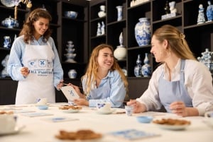 Amsterdam : Atelier de peinture sur carreaux de faïence bleue traditionnelle