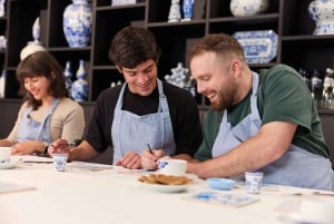 Amsterdam : Atelier de peinture sur carreaux de faïence bleue traditionnelle