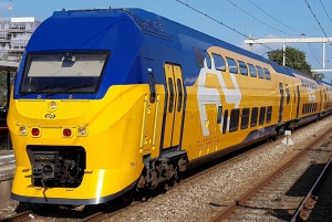 Amsterdam: Trein + tram van/naar Scheveningen