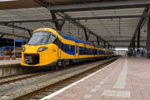 Amsterdam: Train Transfer From/To Zandvoort in Amsterdam