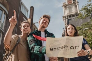 Amsterdam: Treasure Hunt Walking Tour 'A Secret Sender'