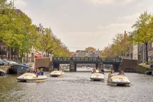Ámsterdam: experiencia única en barco a pedales por los canales