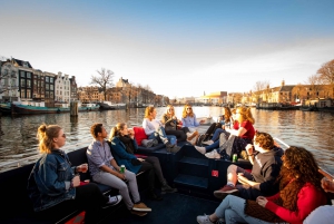 Amsterdam: Walking Tour with Canal Cruise and Drinks