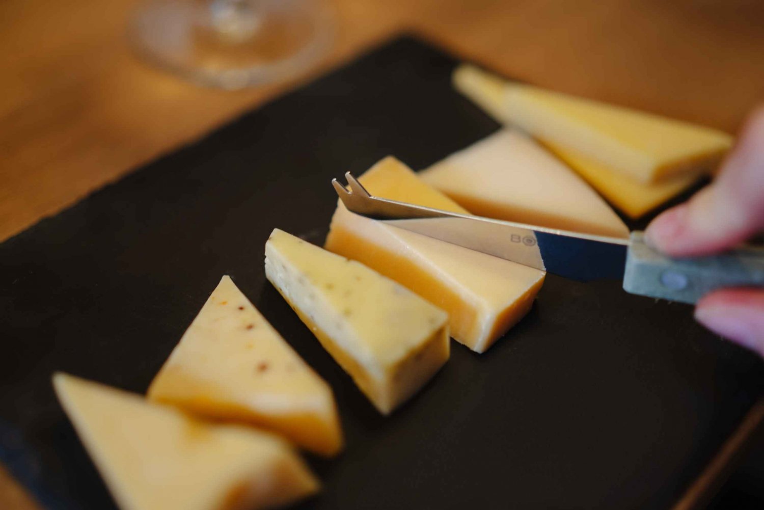 Sample-Dutch-Cheese-at-a-Cheese-Tasting