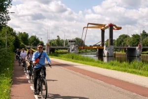 Amsterdã: Passeio de E-Bike pelo campo com moinhos de vento, queijos e tamancos