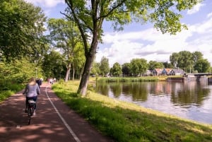 Amsterdam: Windmills, Cheese & Clogs Countryside E-Bike Tour