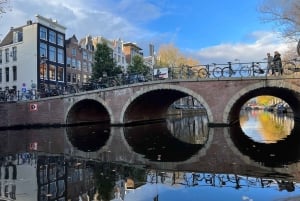 Amsterdam: Small Group Walking Tour with Fun Guide